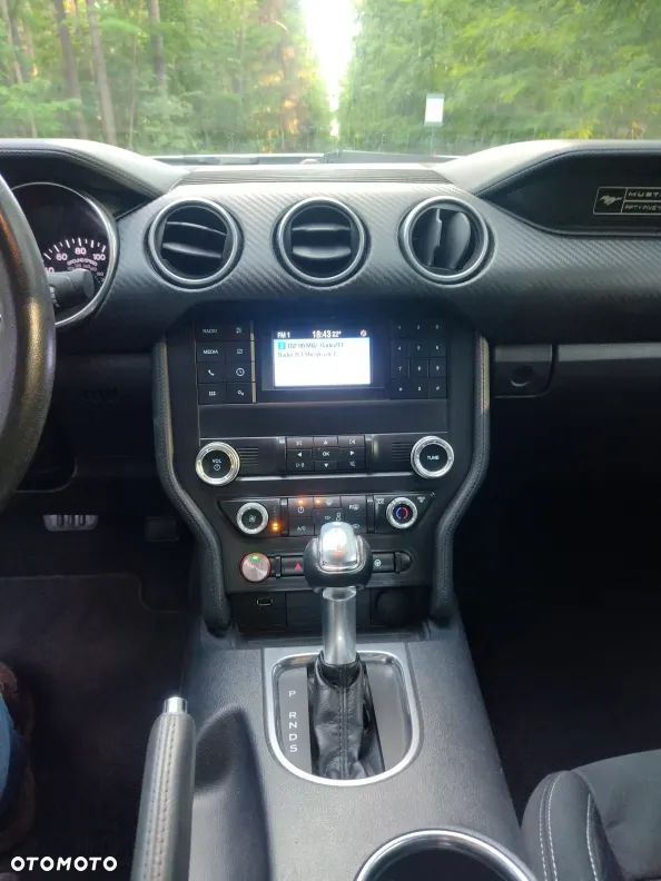 Ford Mustang - 11