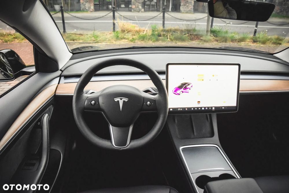 Tesla Model 3 Standard Range Plus - 31