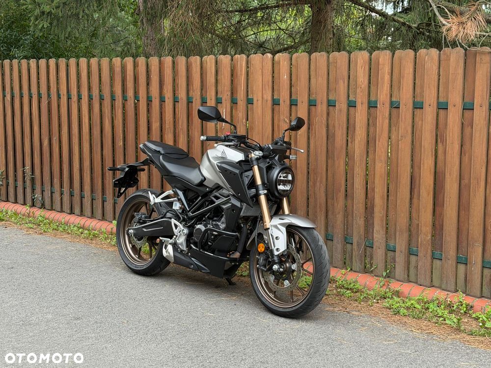 Honda CB - 16