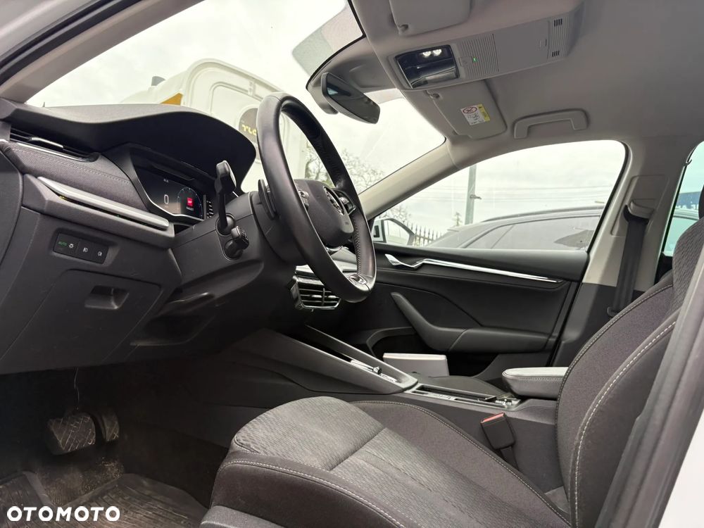 Skoda Octavia 2.0 TDI Style DSG - 10