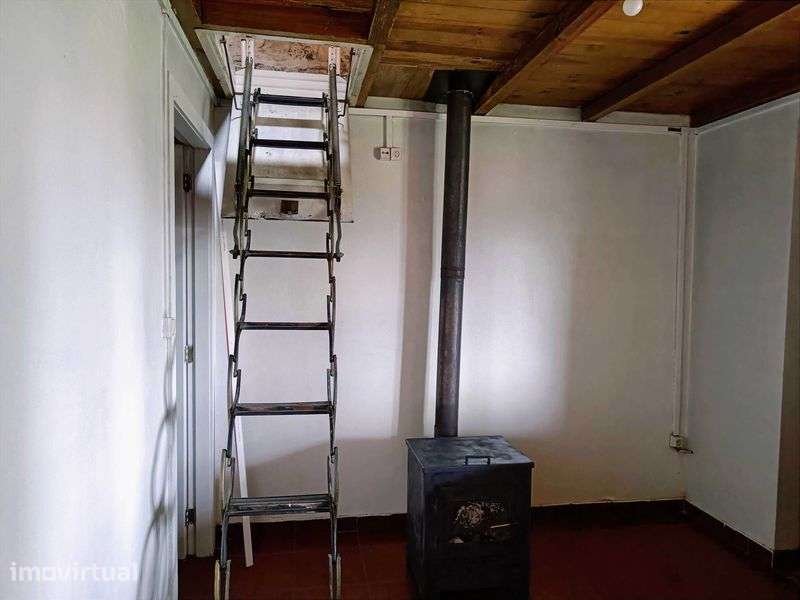 Arrenda-se moradia T2+1 em Candoso Santiago — 500 €/mês - Grande imagem: 5/12