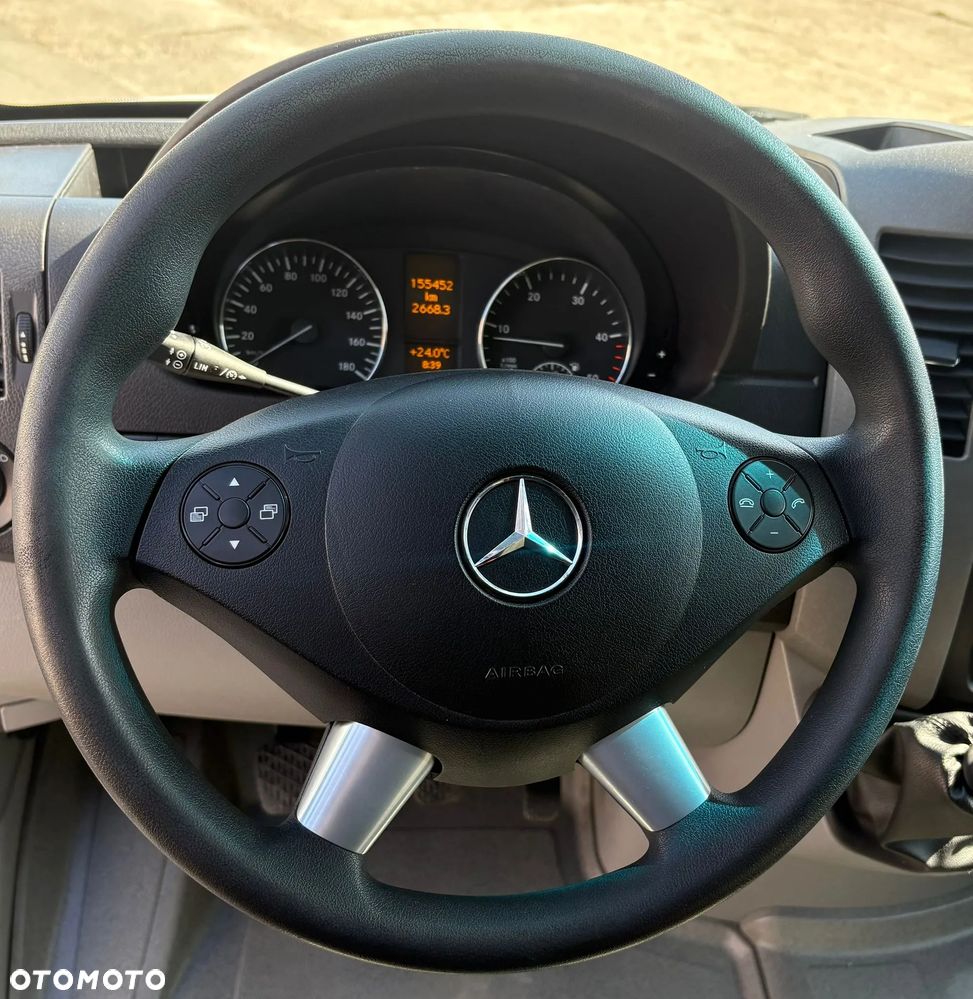 Mercedes-Benz Sprinter - 14