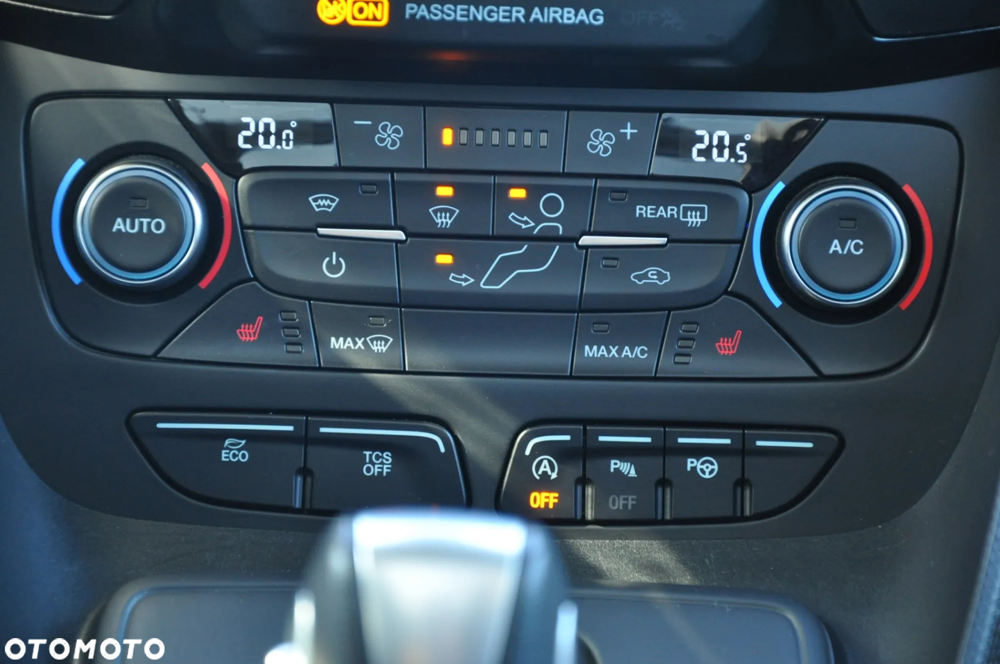 Ford Tourneo Connect 1.5 EcoBlue Active PowerShift - 28