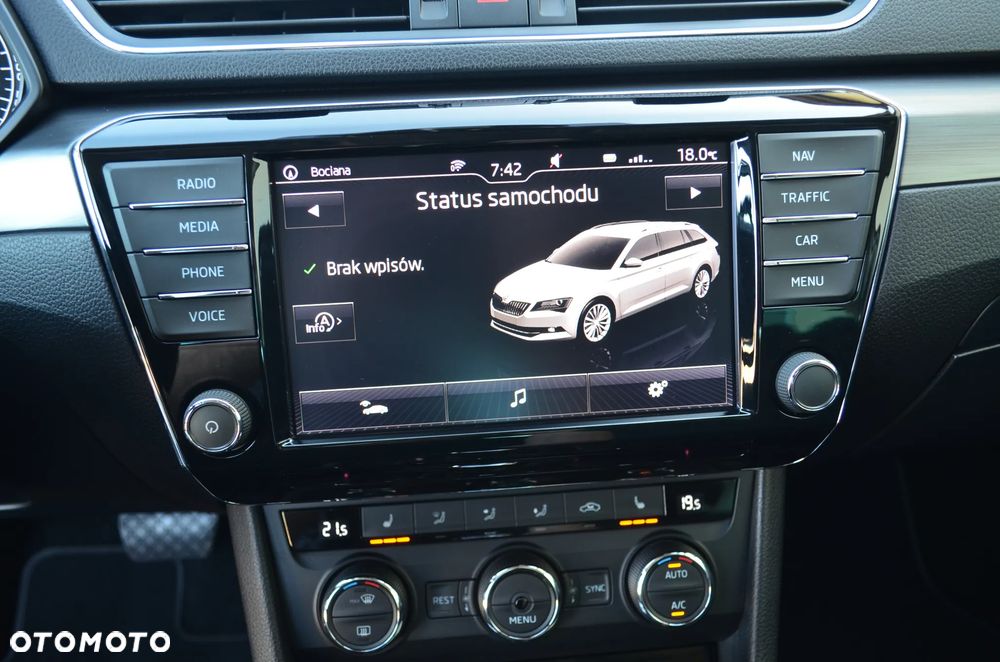 Skoda Superb 2.0 TDI DSG Style - 23