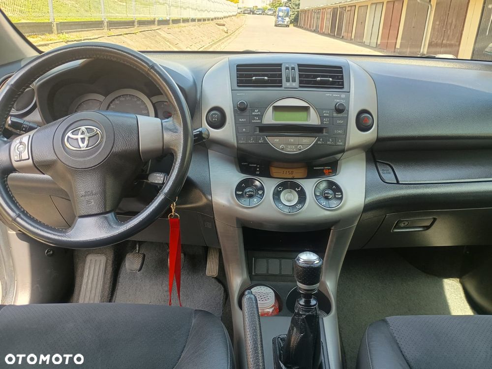 Toyota RAV4 - 11
