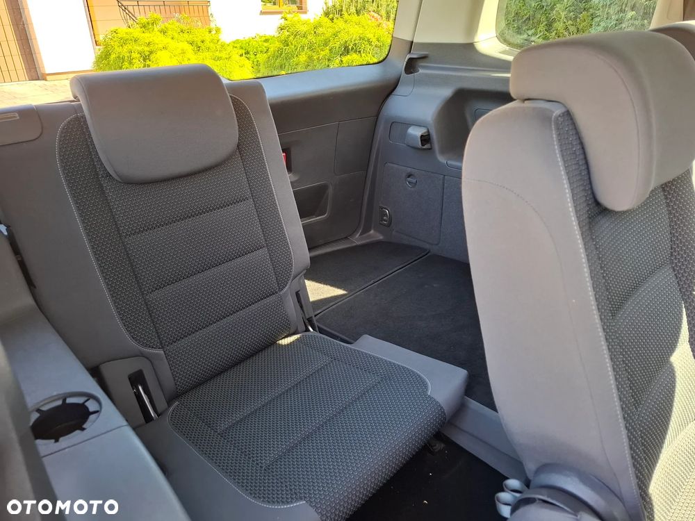 Volkswagen Touran 1.6 TDI DPF BlueMot Trendline - 18
