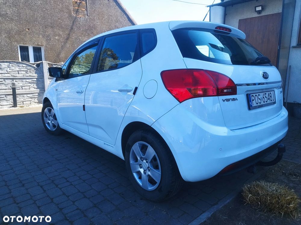 Kia Venga - 7