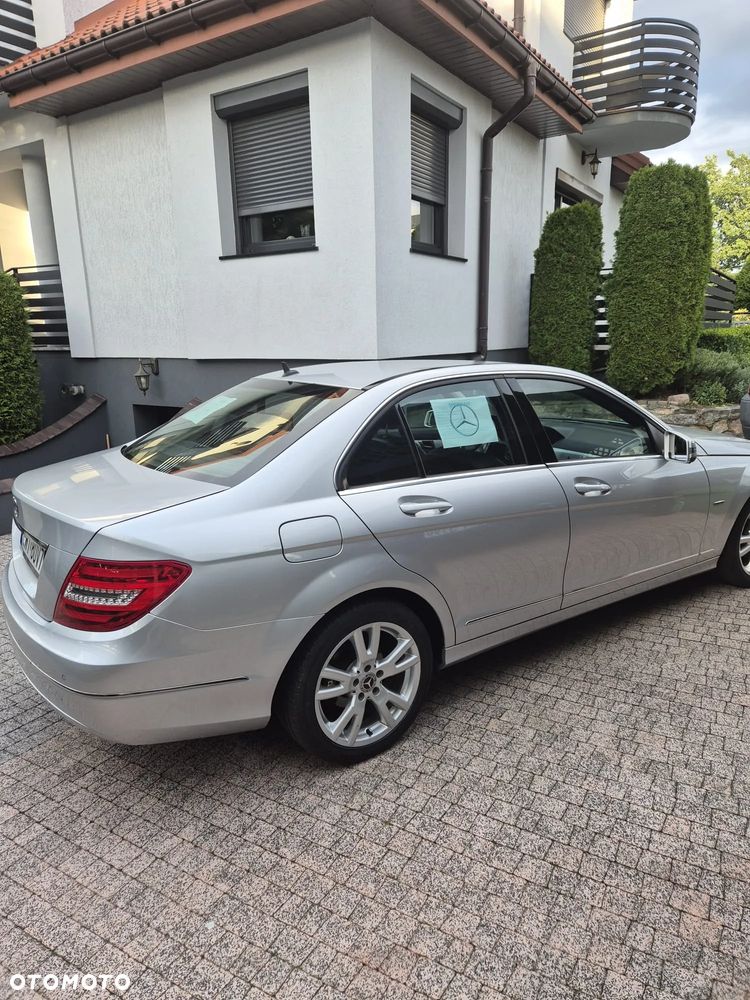 Mercedes-Benz Klasa C 180 CGI BlueEff Avantgarde - 3