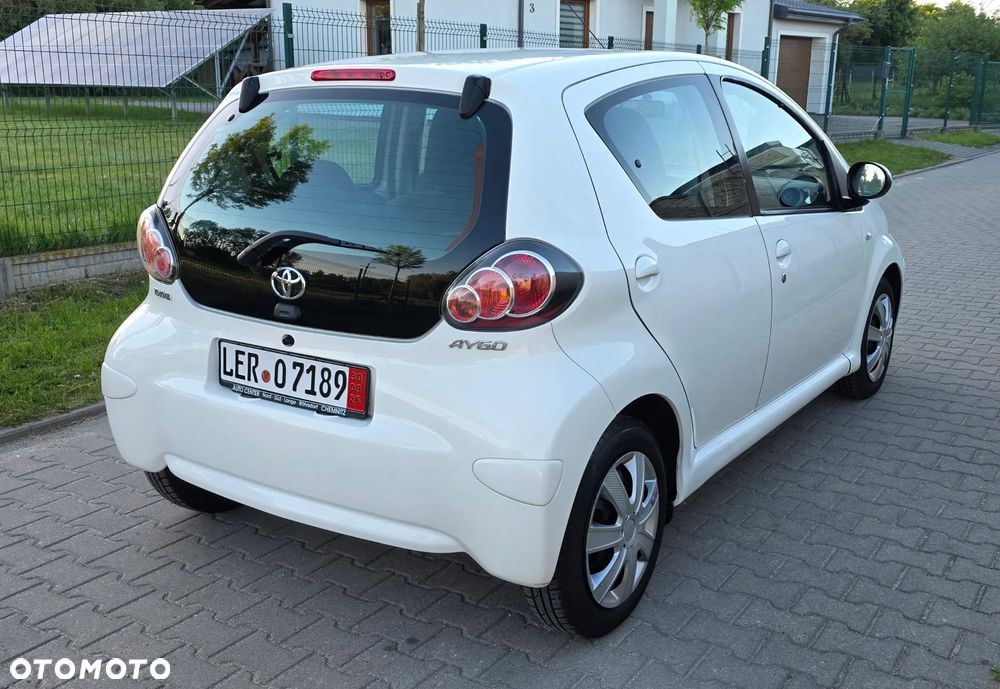 Toyota Aygo - 10