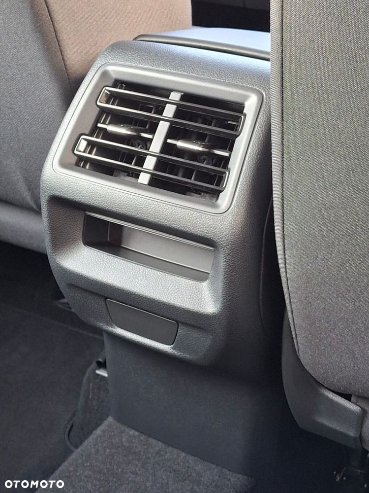 Volkswagen Tiguan 1.5 eTSI Trend DSG - 27