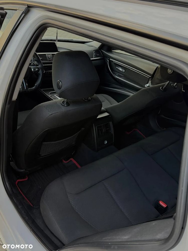 BMW Seria 3 320d Touring xDrive - 9
