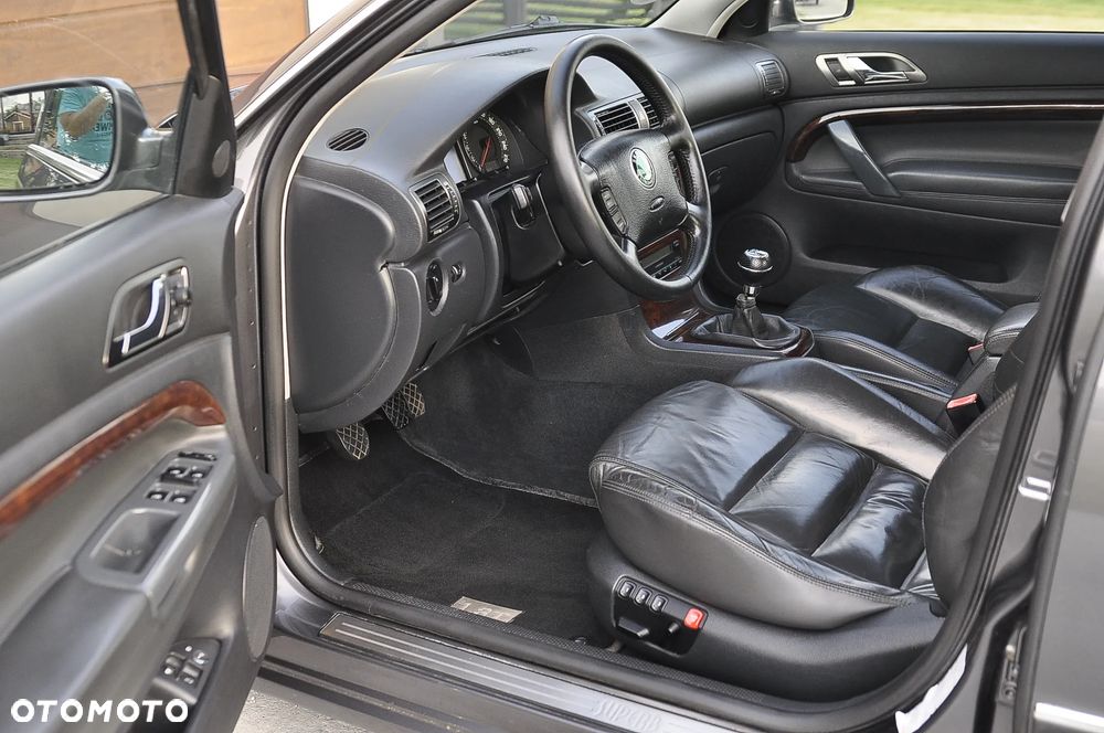 Skoda Superb 1.8 Turbo Elegance - 34