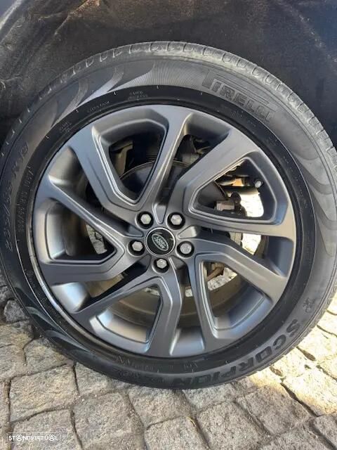 Land Rover Discovery Sport - 23