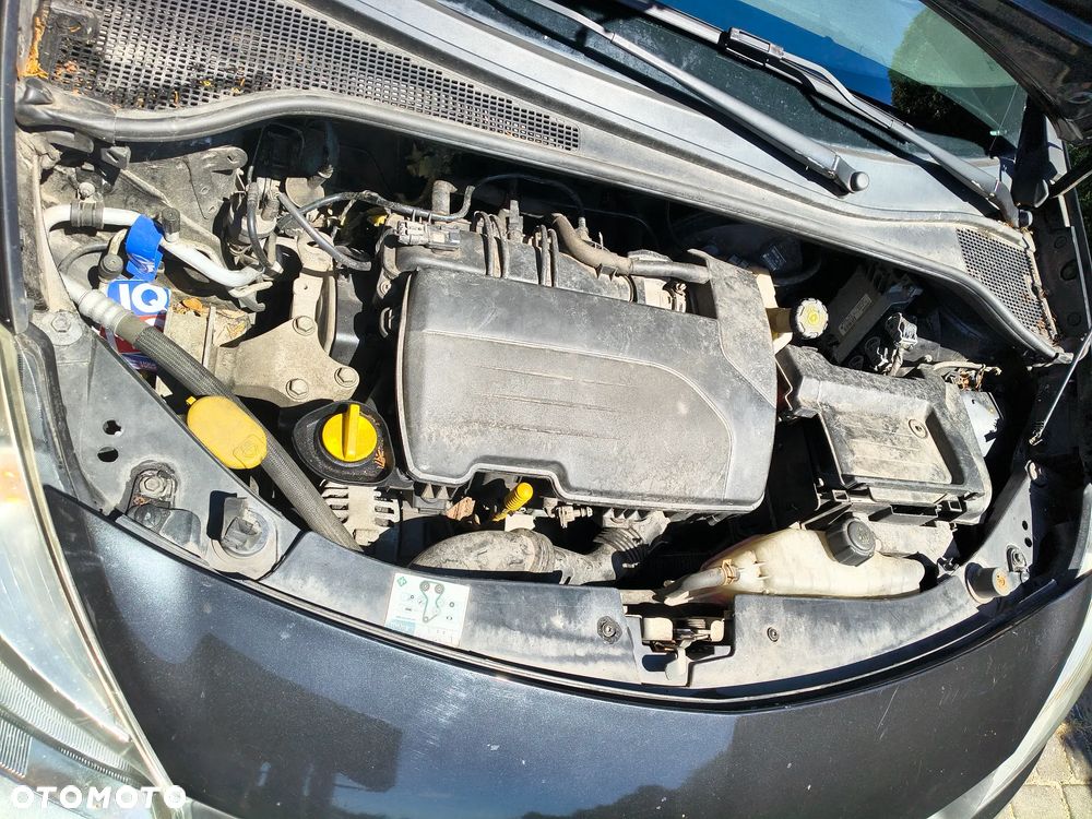 Renault Clio 1.2 16V Expression - 8
