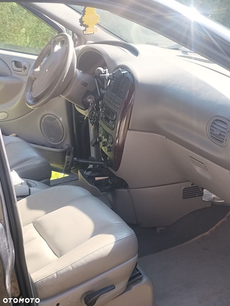 Chrysler Grand Voyager - 8