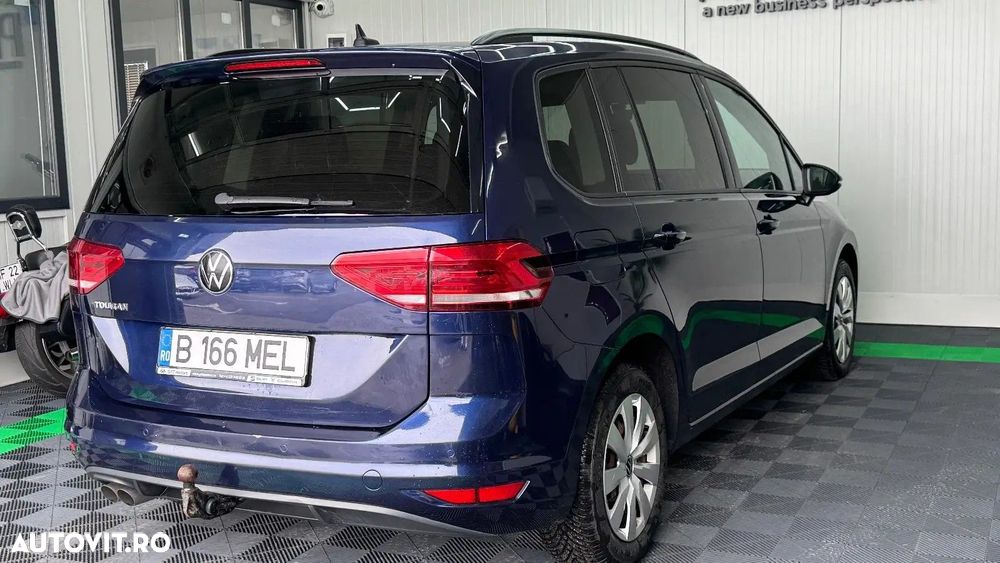 Volkswagen Touran - 9