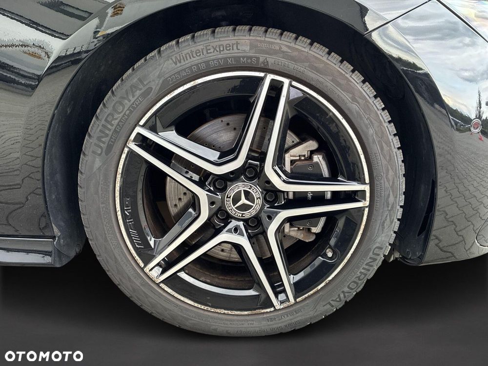 Mercedes-Benz CLA 200 AMG Line 7G-DCT - 9