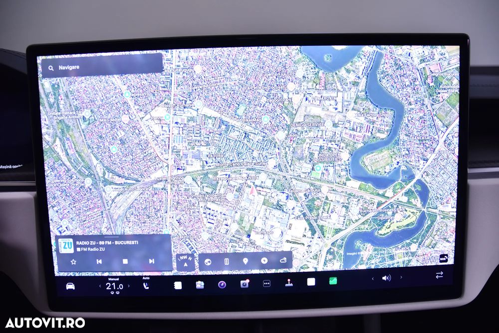 Tesla Model X - 21