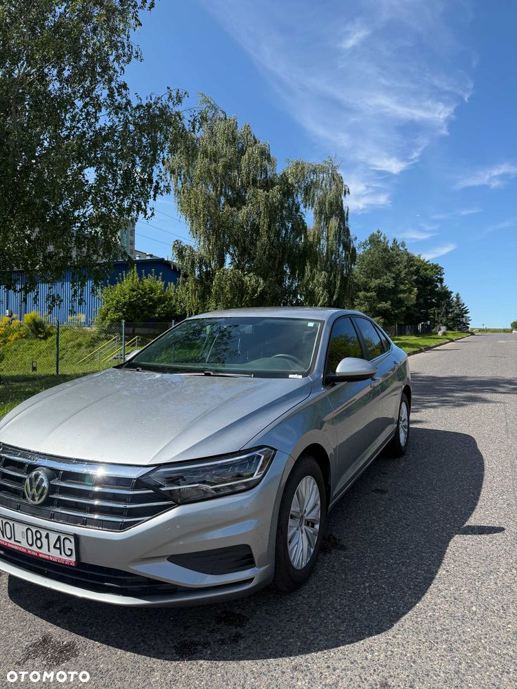 Volkswagen Jetta - 4