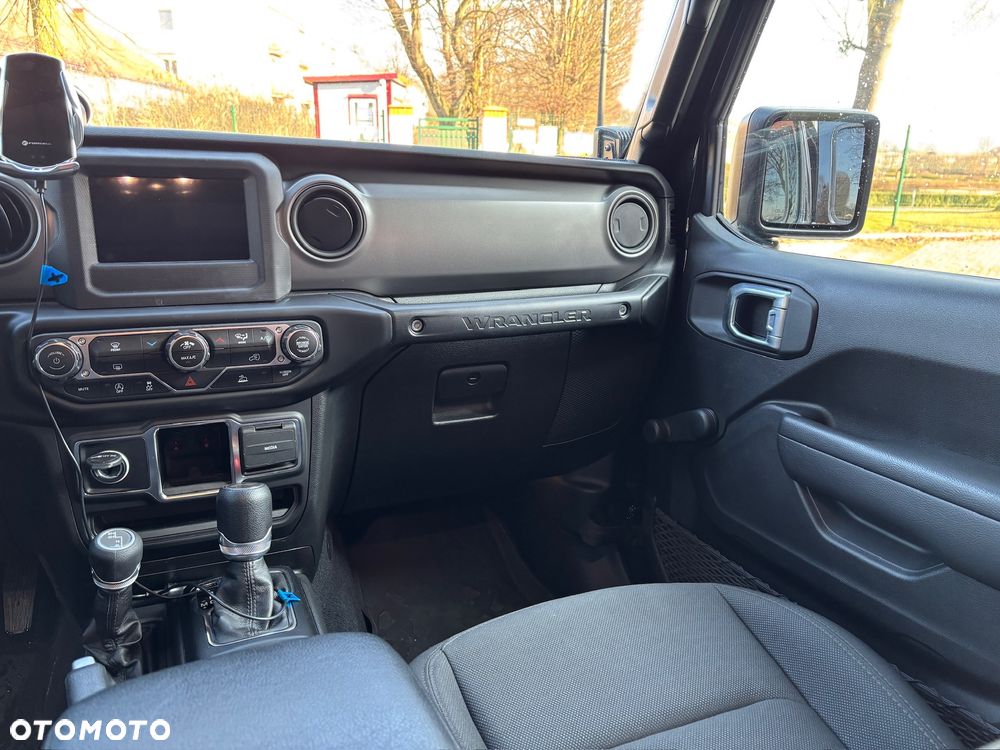 Jeep Wrangler Unlimited GME 2.0 Turbo Sahara - 25