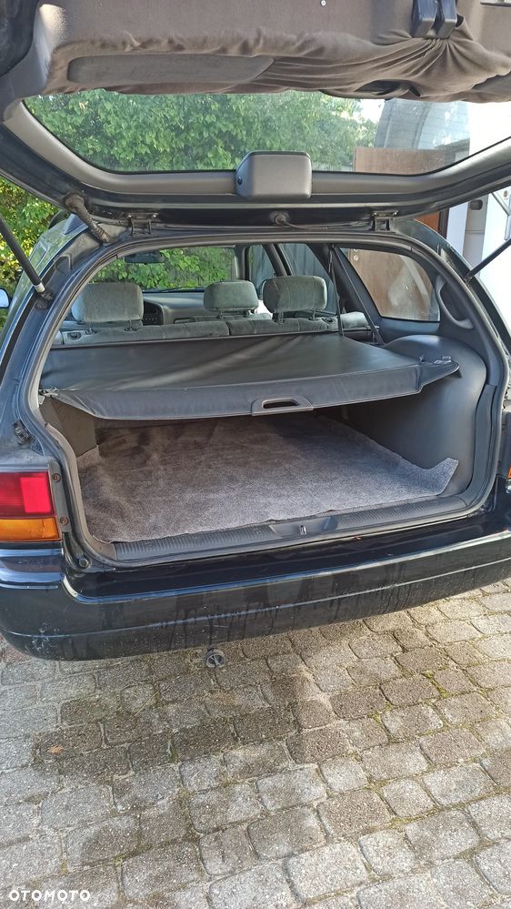 Toyota Camry 3.0 V6 LE - 22