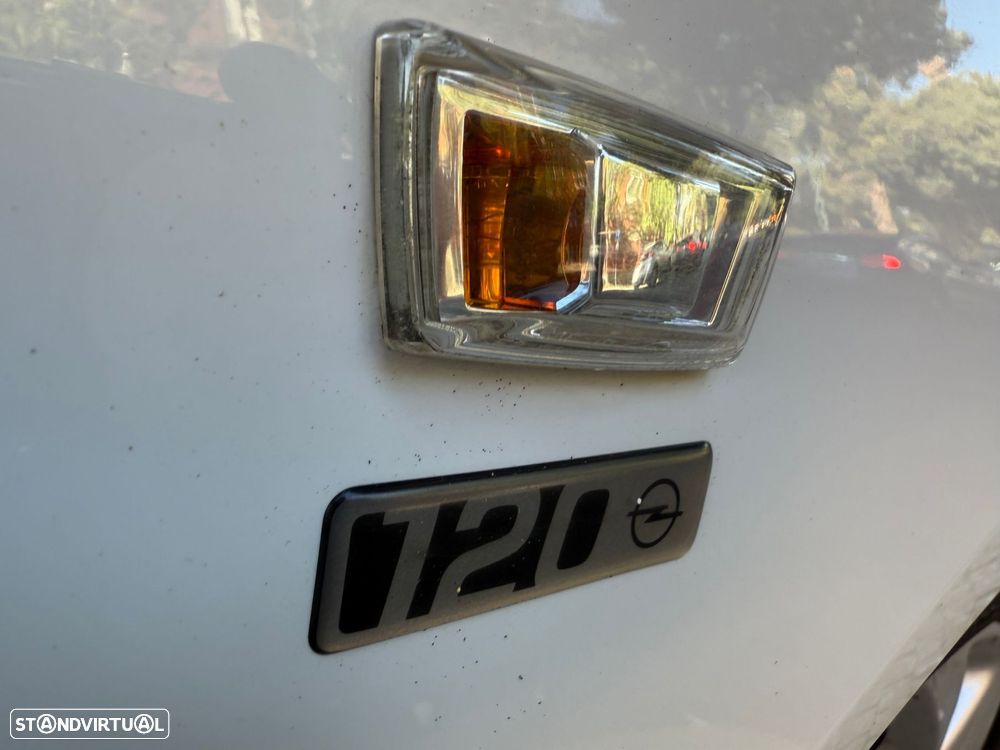 Opel Corsa 1.2 120 Anos - 14