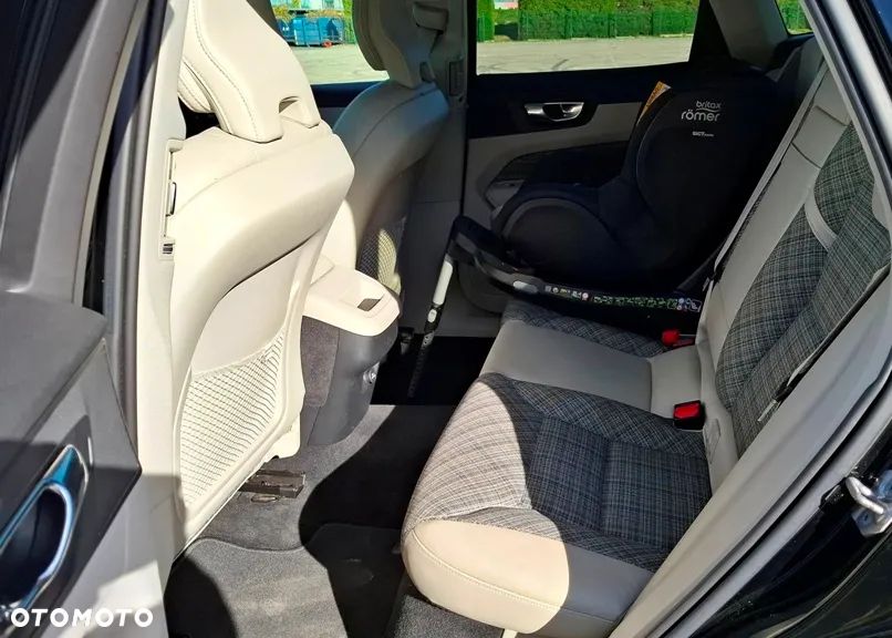 Volvo XC 60 D4 Inscription - 8