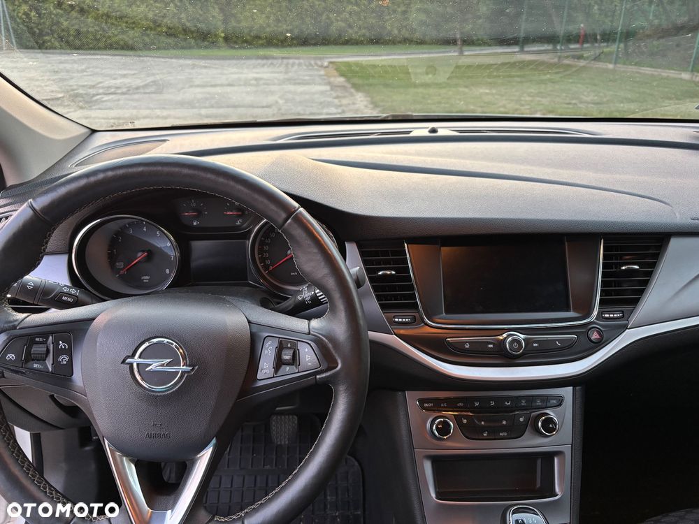 Opel Astra 1.2 T Elegance S&S - 10