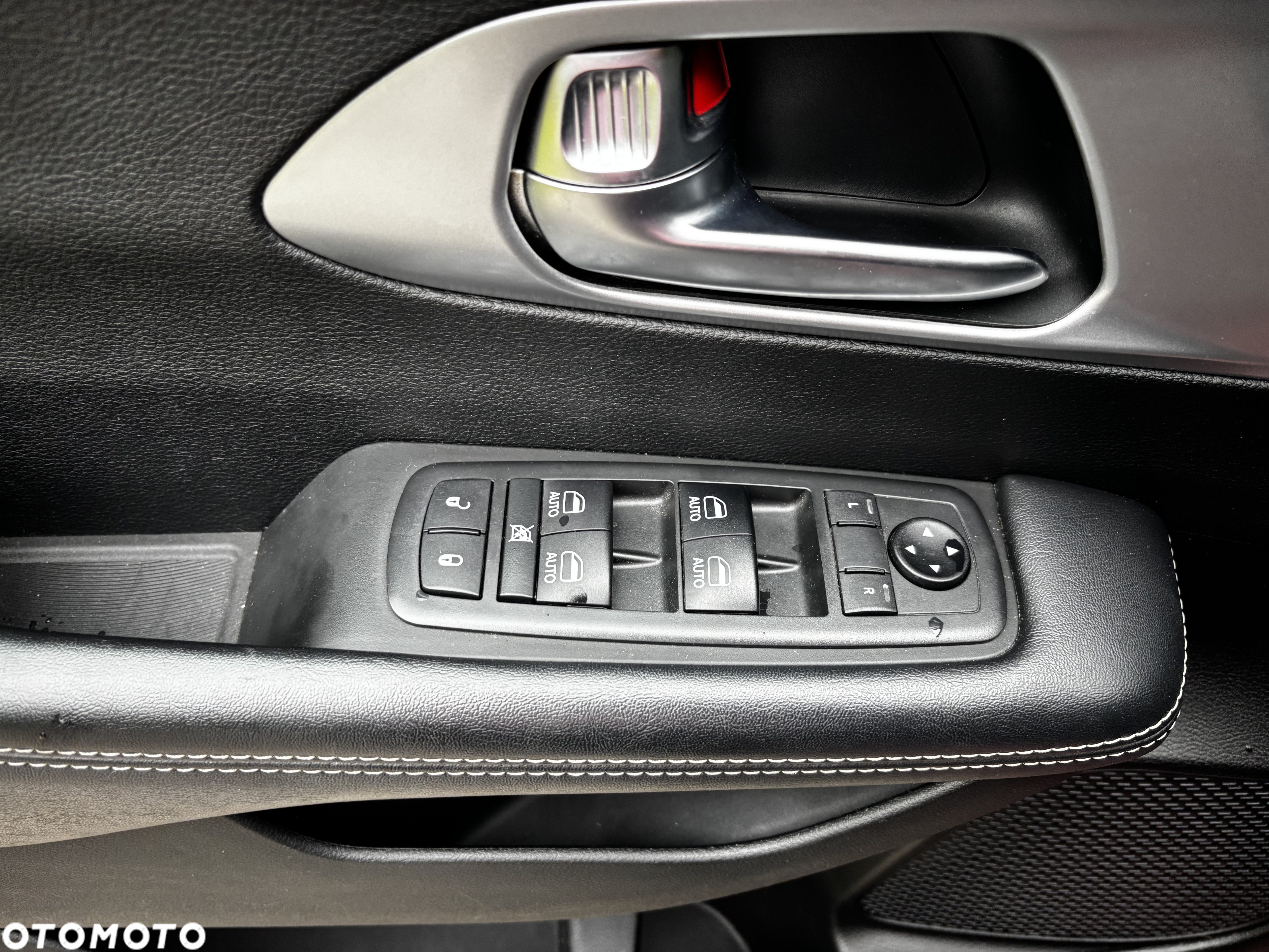 Chrysler Pacifica - 21