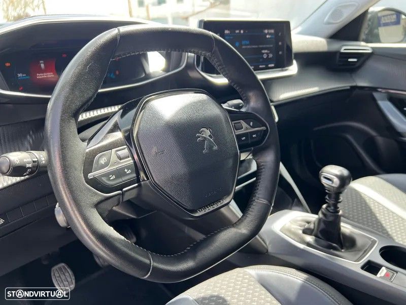 Peugeot 2008 1.2 PureTech Allure - 31