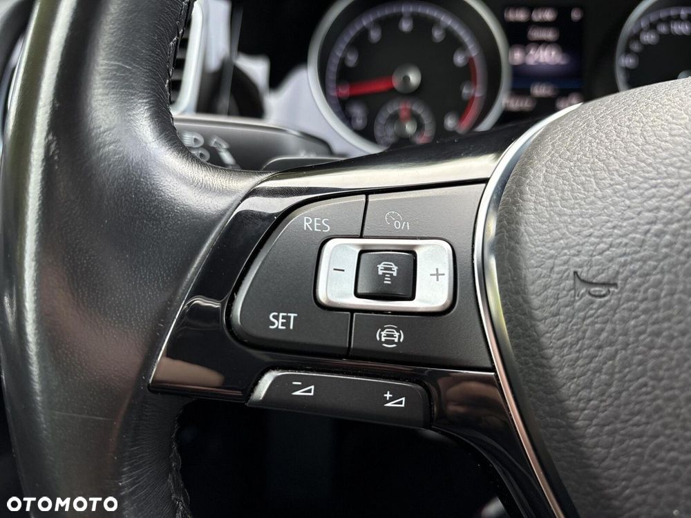 Volkswagen Golf - 13