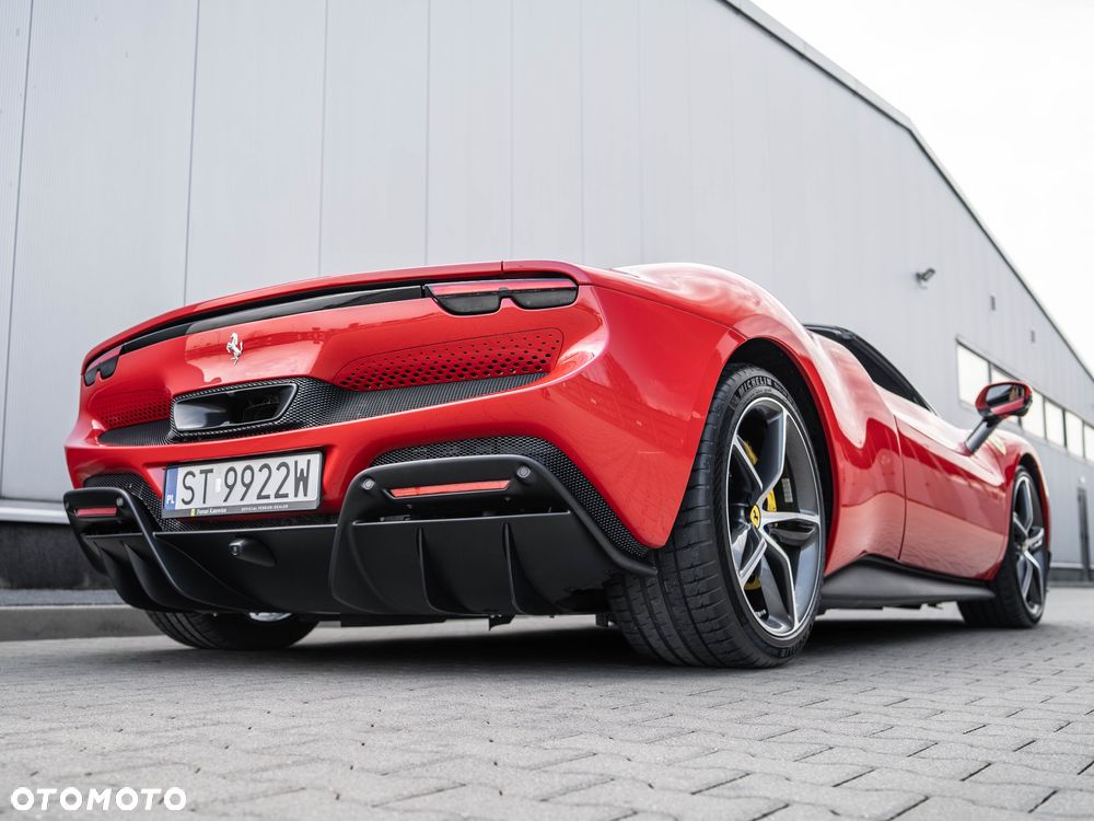 Ferrari 296 GTS - 10