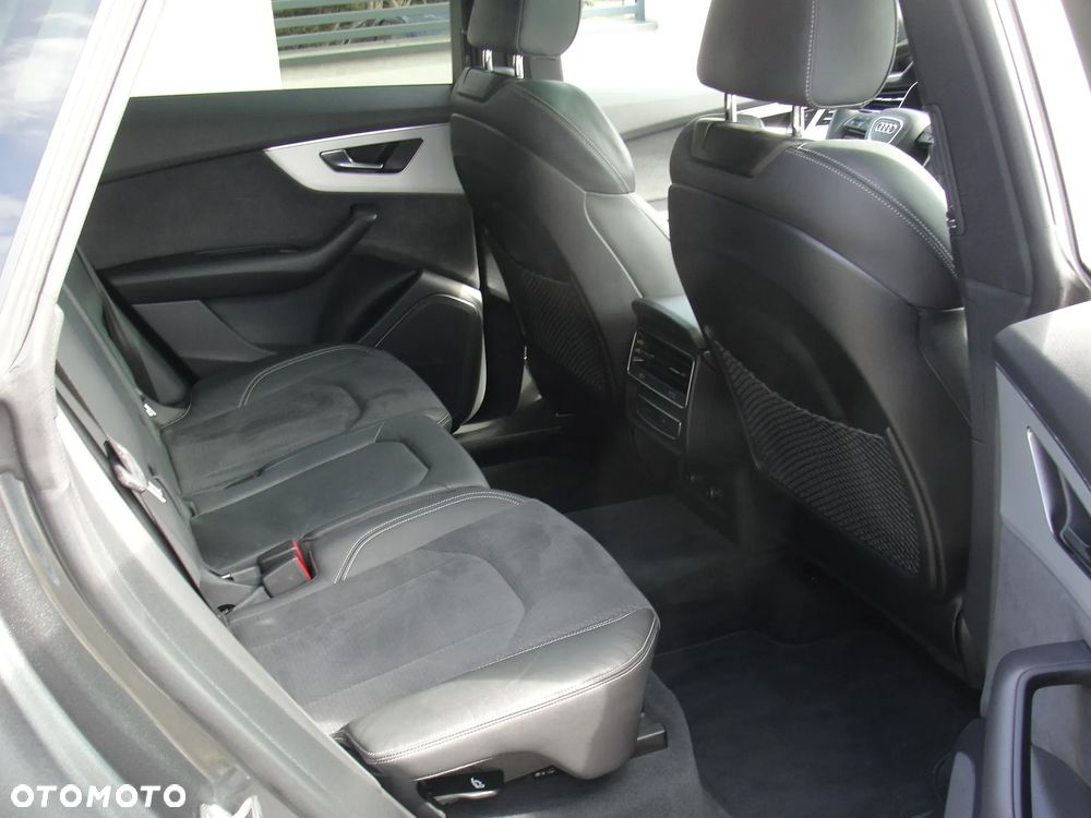 Audi Q8 55 TFSIe quattro tiptronic - 10