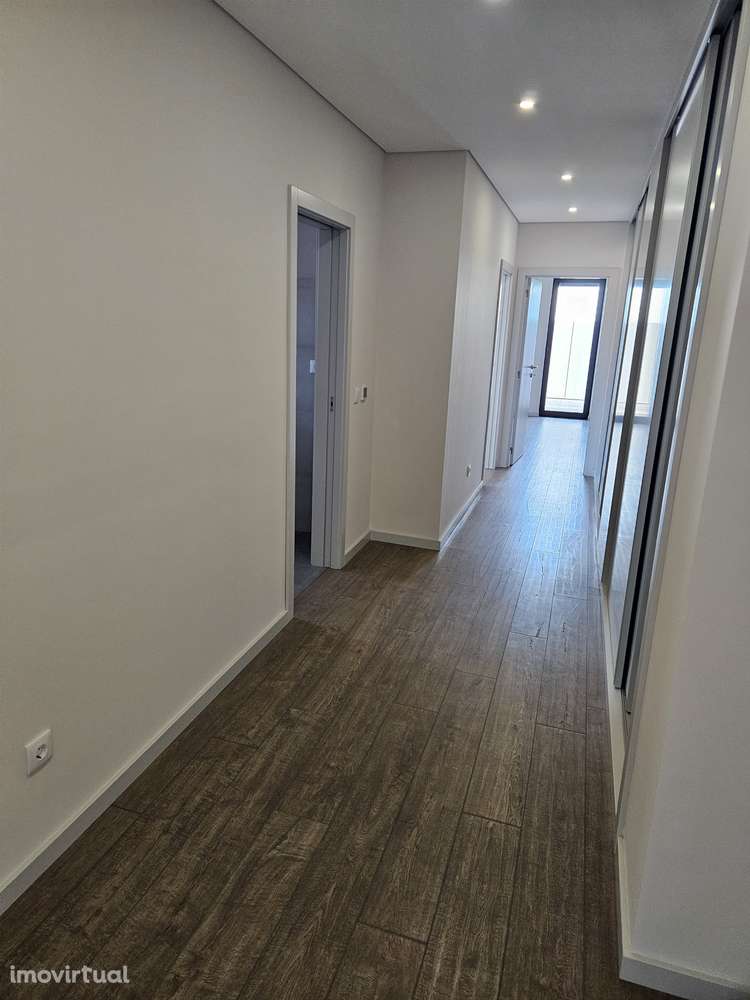 T4 NO PORTO COBERTURA À ROTUNDA DA BOAVISTA - Grande imagem: 5/11