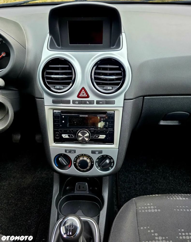 Opel Corsa 1.4 16V Innovation - 9