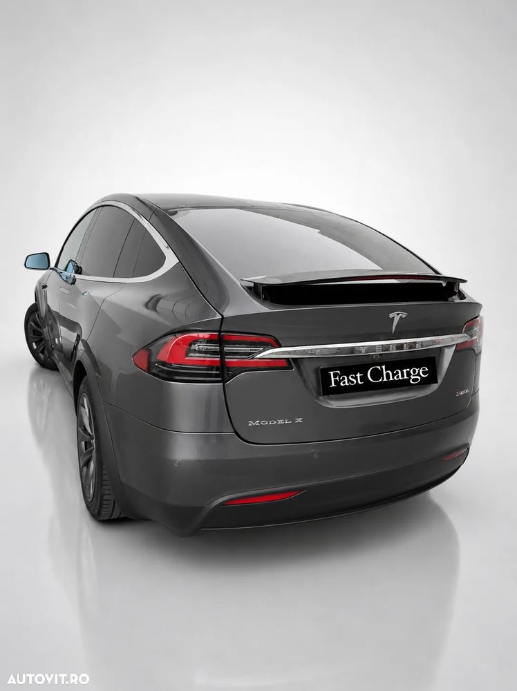 Tesla Model X - 6