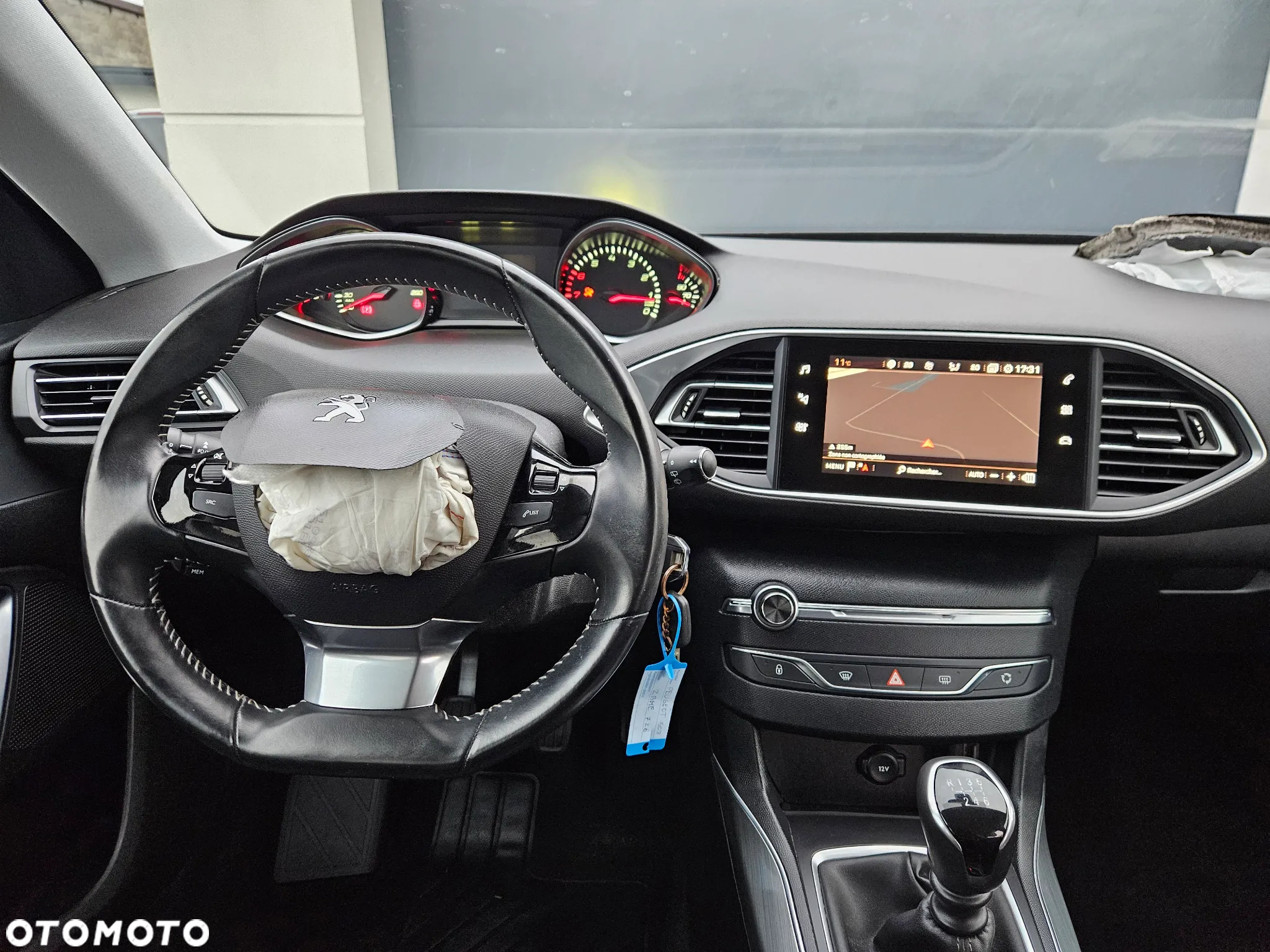 Peugeot 308 1.2 PureTech Allure S&S - 16