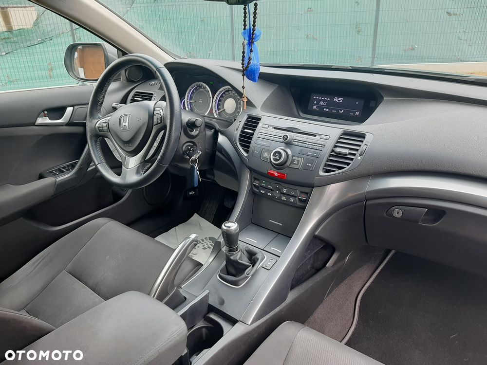 Honda Accord 2.0 Lifestyle - 27
