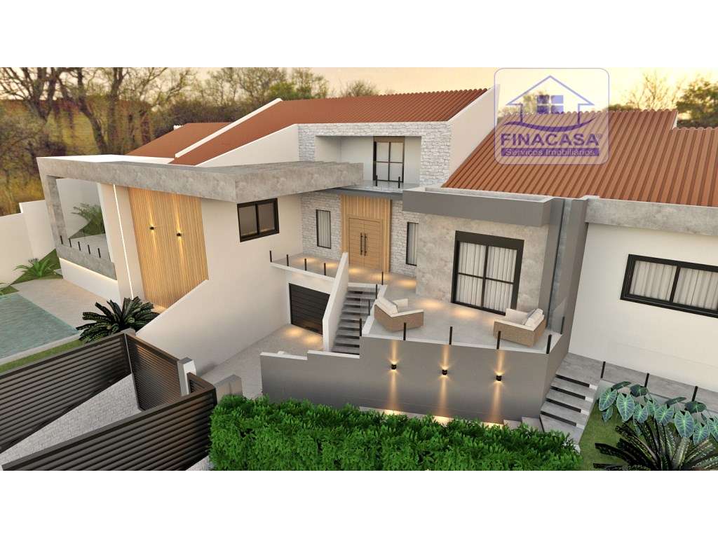 Moradia Isolada em fase de renovação/ remodelação com piscina e jar... - Grande imagem: 2/60
