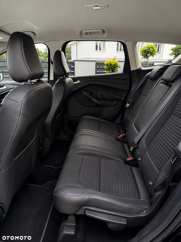 Ford Kuga 2.0 TDCi 2x4 Titanium - 14