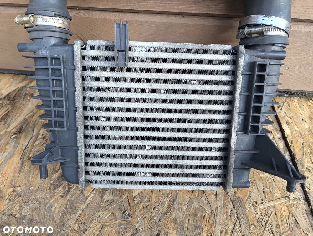 Chłodnica powietrza intercooler Renault Clio iii 1.5 , 1.2 8200471885 - 1