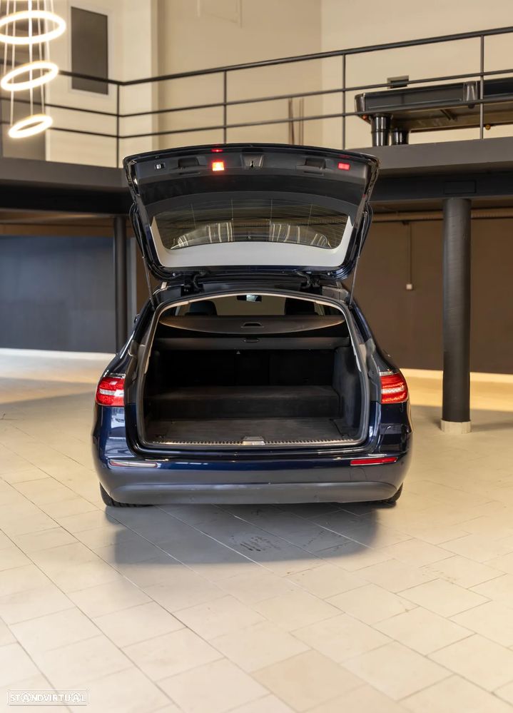 Mercedes-Benz E 300 9G-TRONIC Exclusive - 5