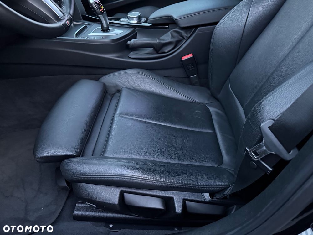 BMW Seria 3 318i GPF M Sport Shadow - 13