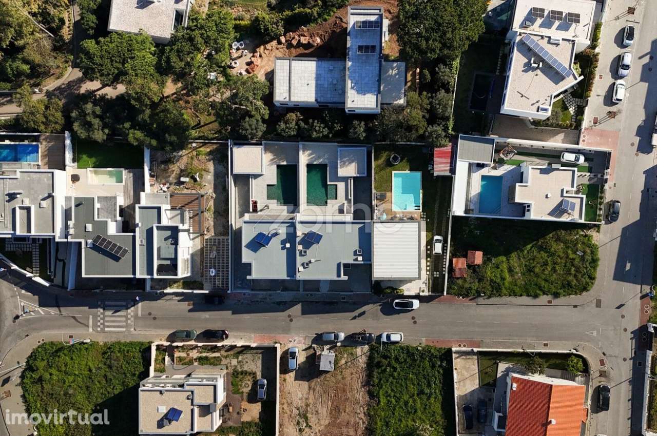 Moradia T3 c/garagem e piscina aquecida, a 15 mins de Lisboa / Cascais - Grande imagem: 4/24