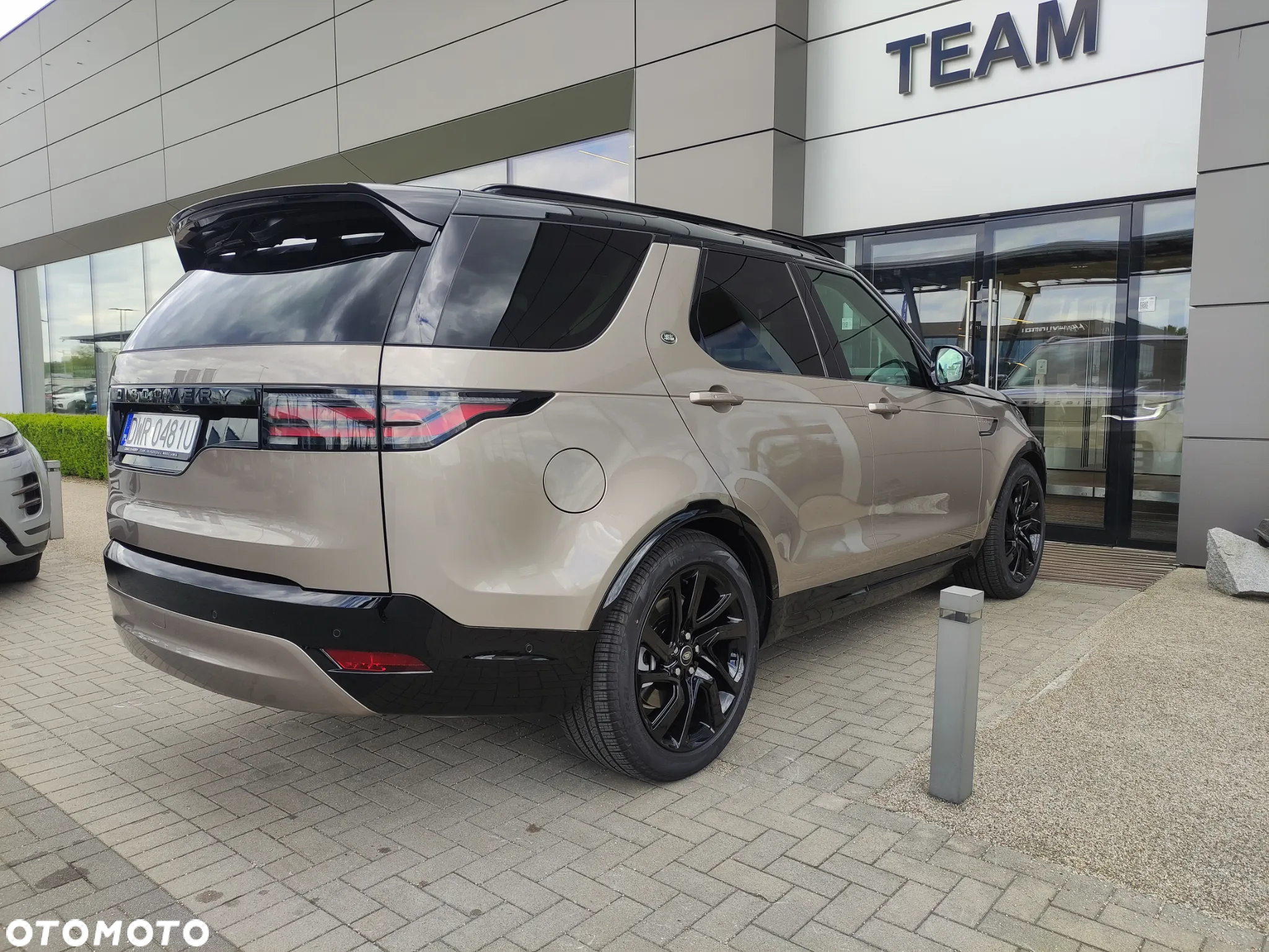 Land Rover Discovery - 12