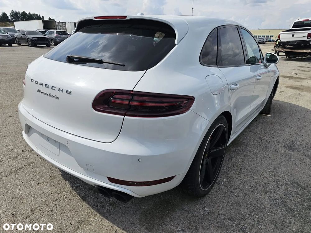 Porsche Macan Turbo PDK - 2