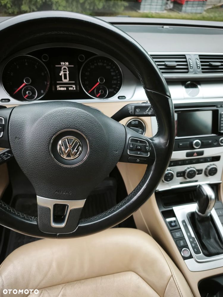 Volkswagen Passat - 3