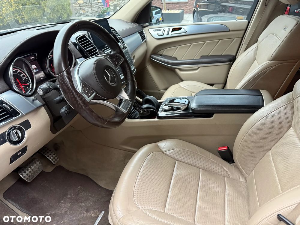 Mercedes-Benz GL - 13