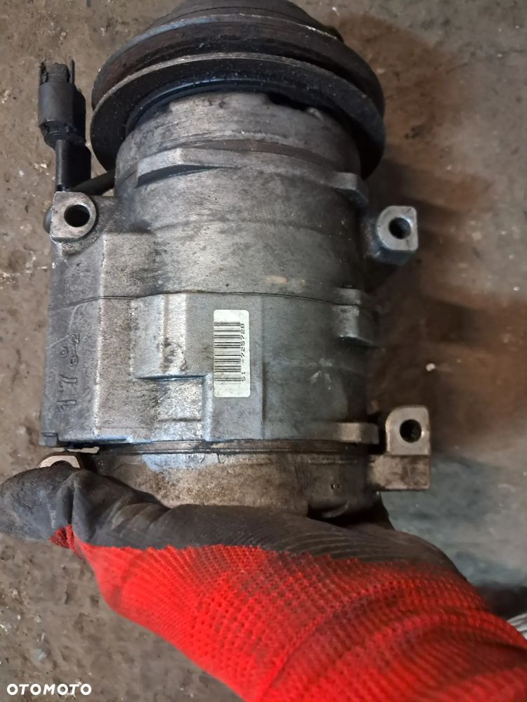 Mitsubishi Pajero 3.2 Diesel Sprężarka klimatyzacji 4472203993 - 3