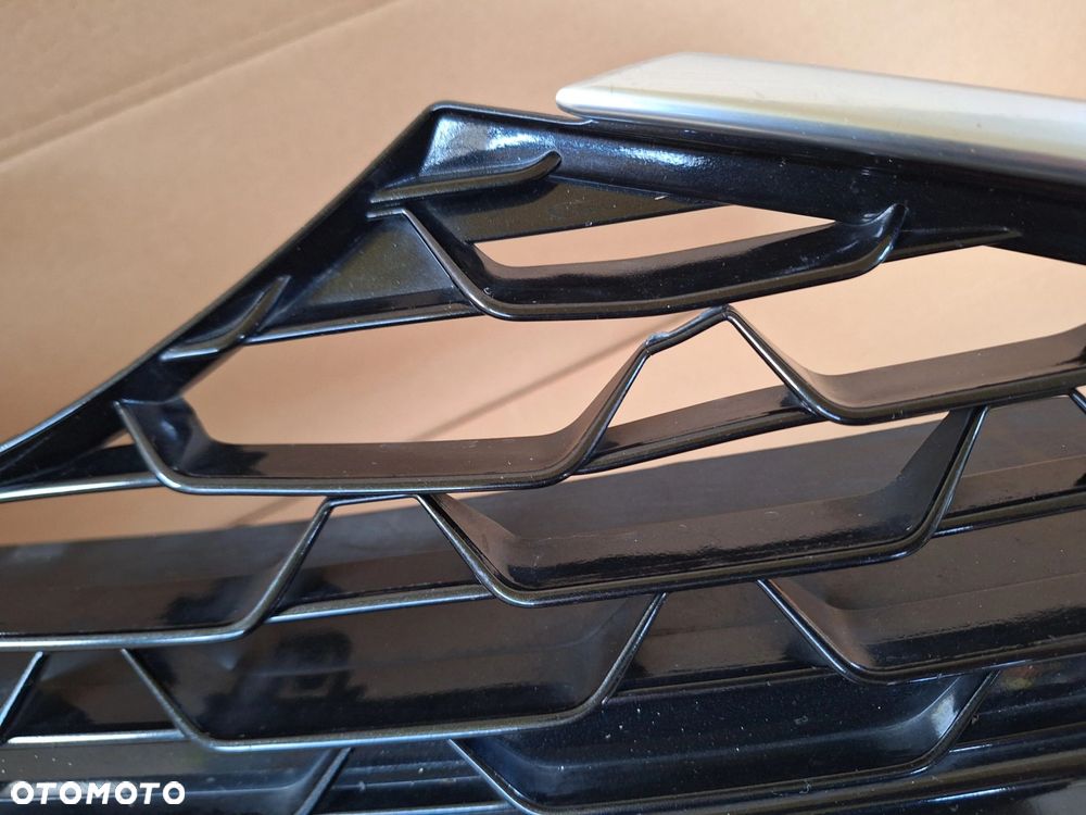 TOYOTA YARIS III LIFT 14-17 KRATKA ATRAPA ŚRODKOWA ZDERZAKA PRZÓD+CHROMY ORYG. TOYOTA 53102-0D060 / 53112-0D410 WYSYŁKA - 12